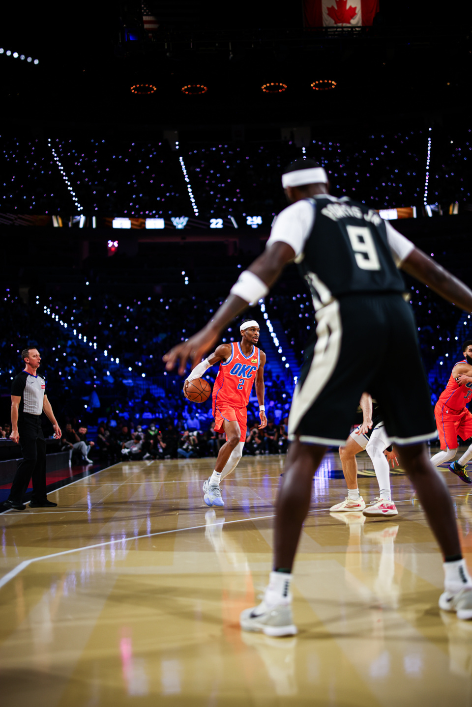 深圳队鏖战雄鹿，霍勒迪点燃赛场