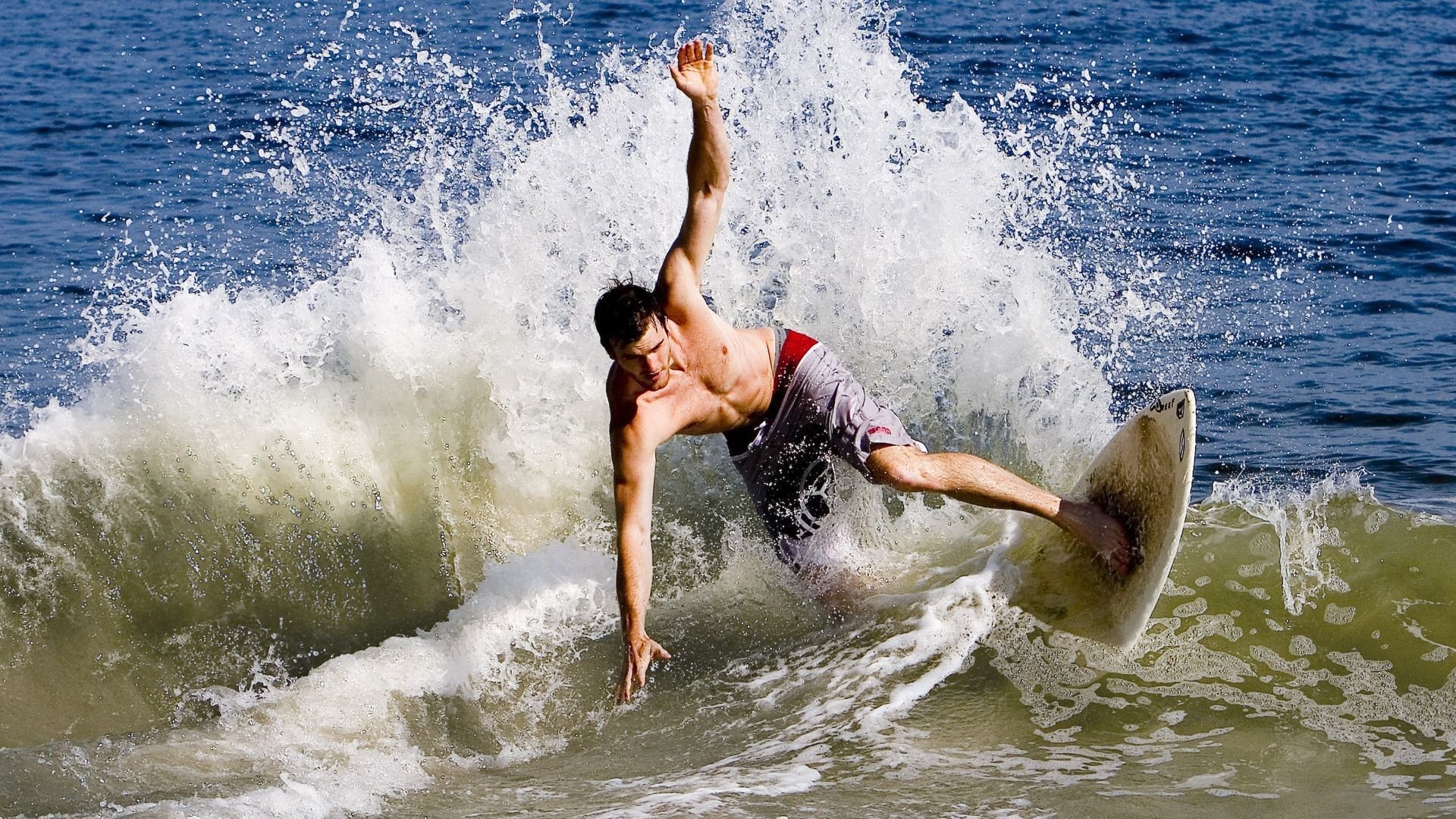 当东北虎咬碎黄蓝战袍,吉林队逆袭之夜与霍勒迪的得分风暴